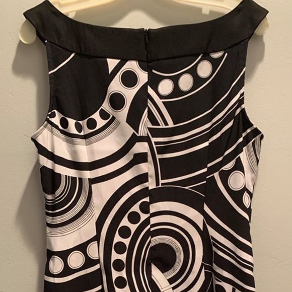 Connected Apparel Women’s Dress Size 14 Black White Geometric Print Sleeveless - Picture 2 of 4